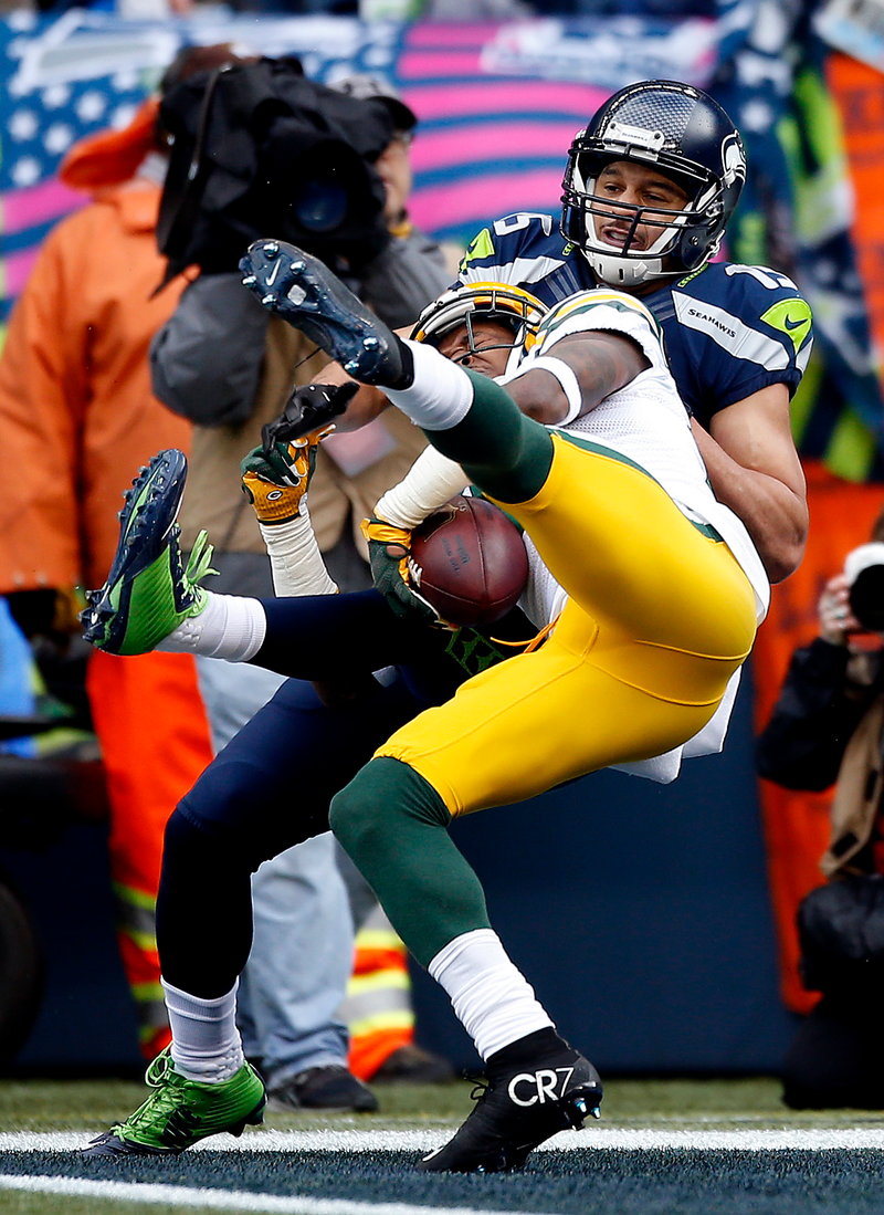 Illustration for article titled Just What The Hell Was That? The 2015 NFC Championship In Photos